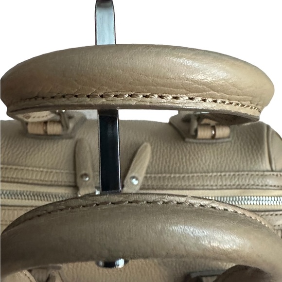 BURBERRY Leather Handbag with 2 side pockets EUC Silver hardware - Picture 5 of 15